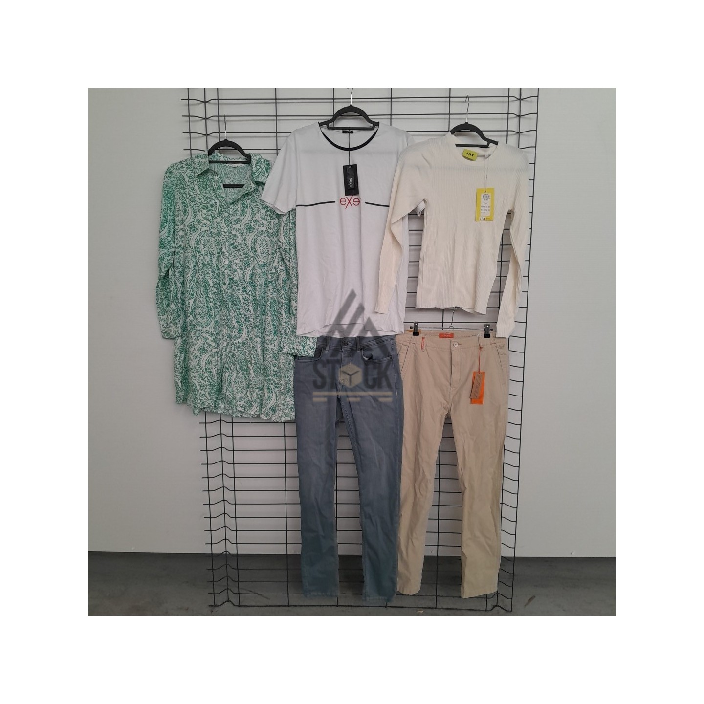 TEXTILE MARQUE  - 240 pièces