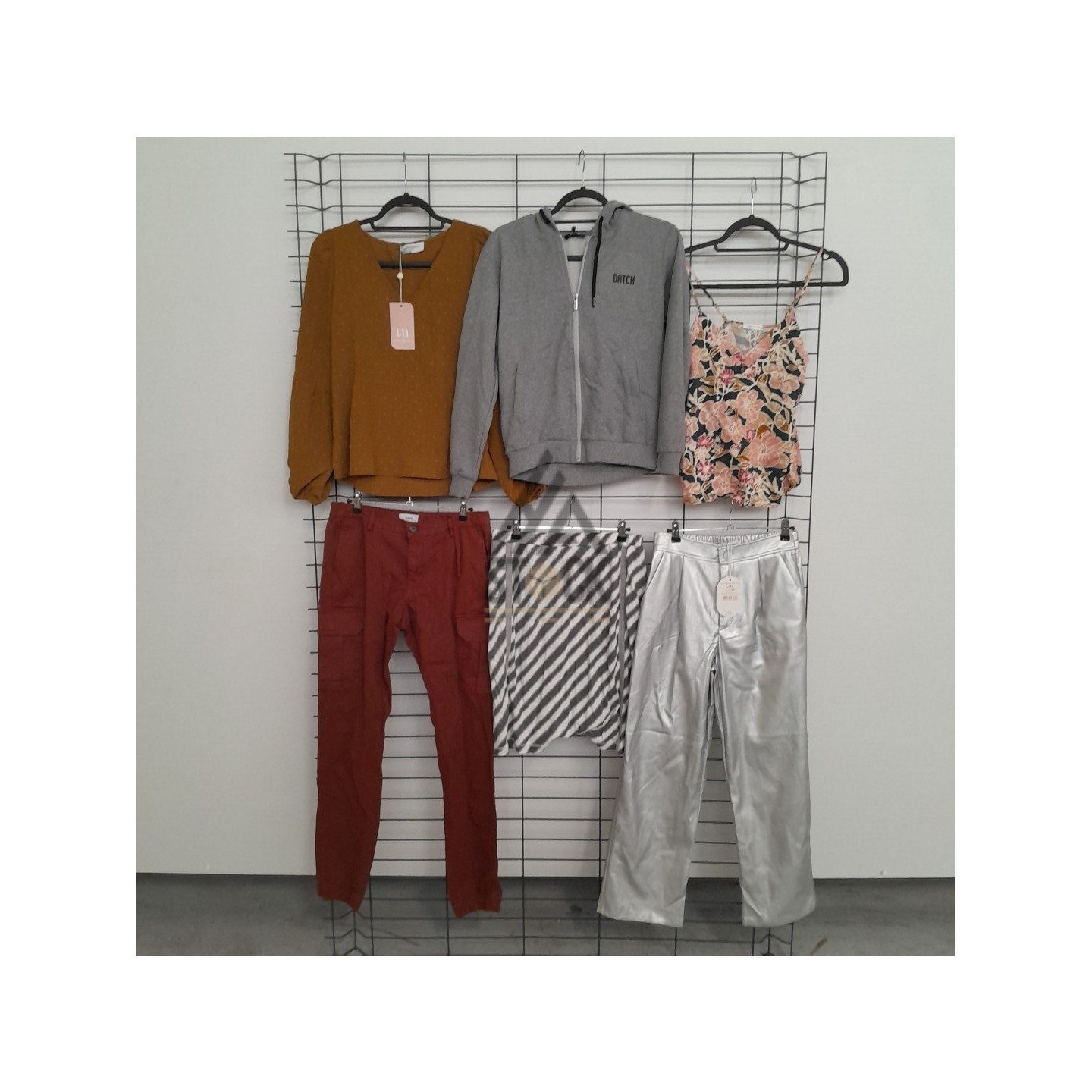 TEXTILE MARQUE  - 240 pièces