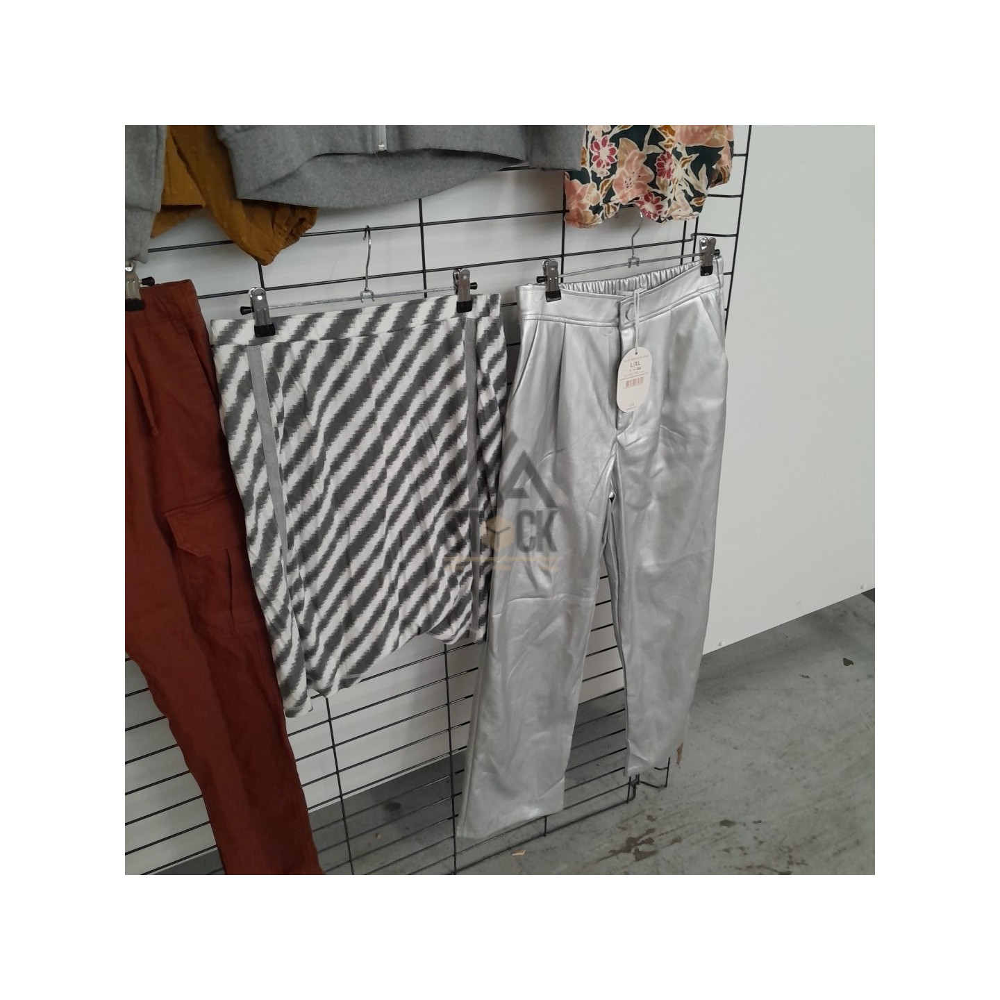 TEXTILE MARQUE  - 240 pièces