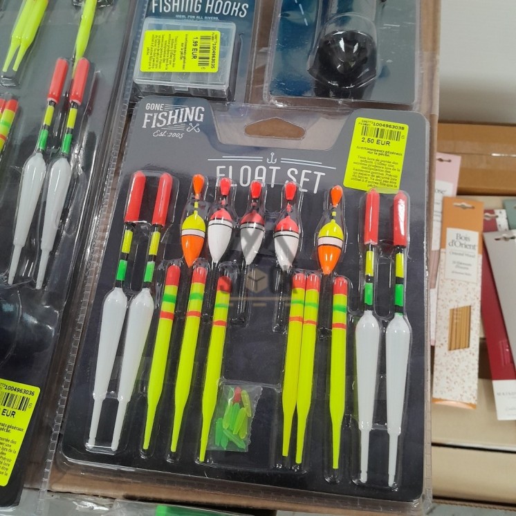 Article de pêche  - 140 pièces