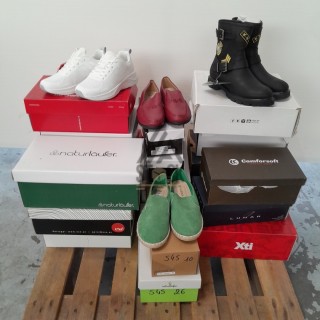 CHAUSSURE en boite  - 20 paires