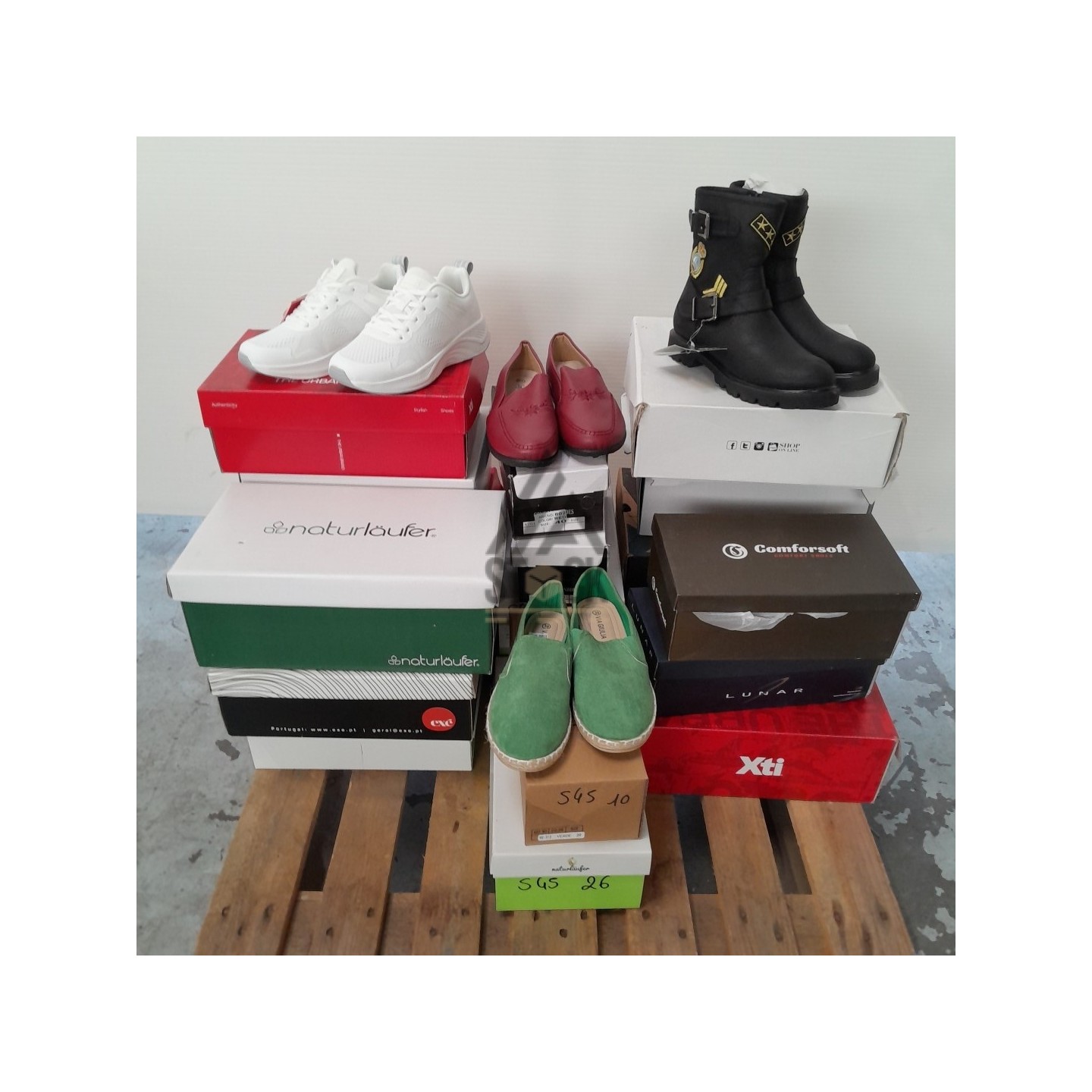 CHAUSSURE en boite  - 20 paires