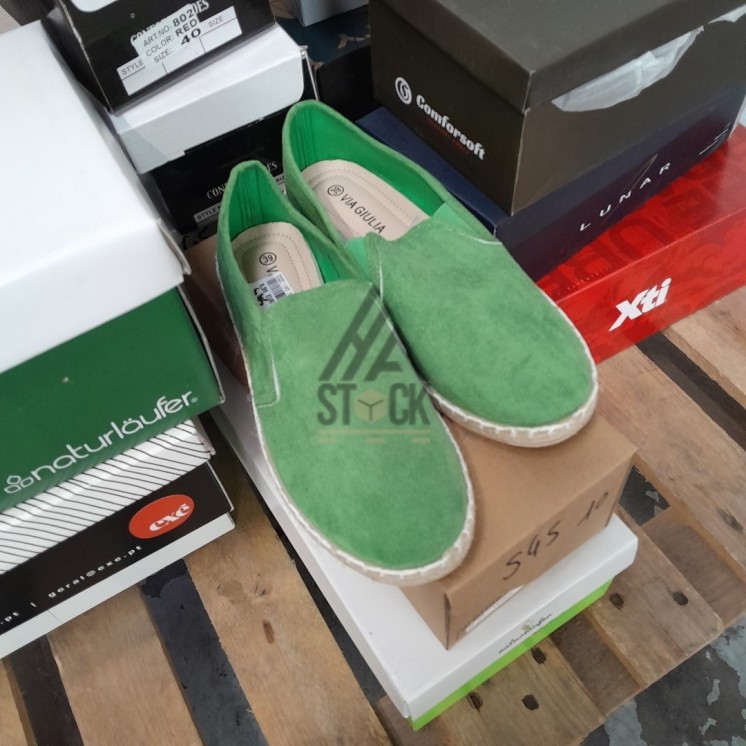 CHAUSSURE en boite  - 20 paires