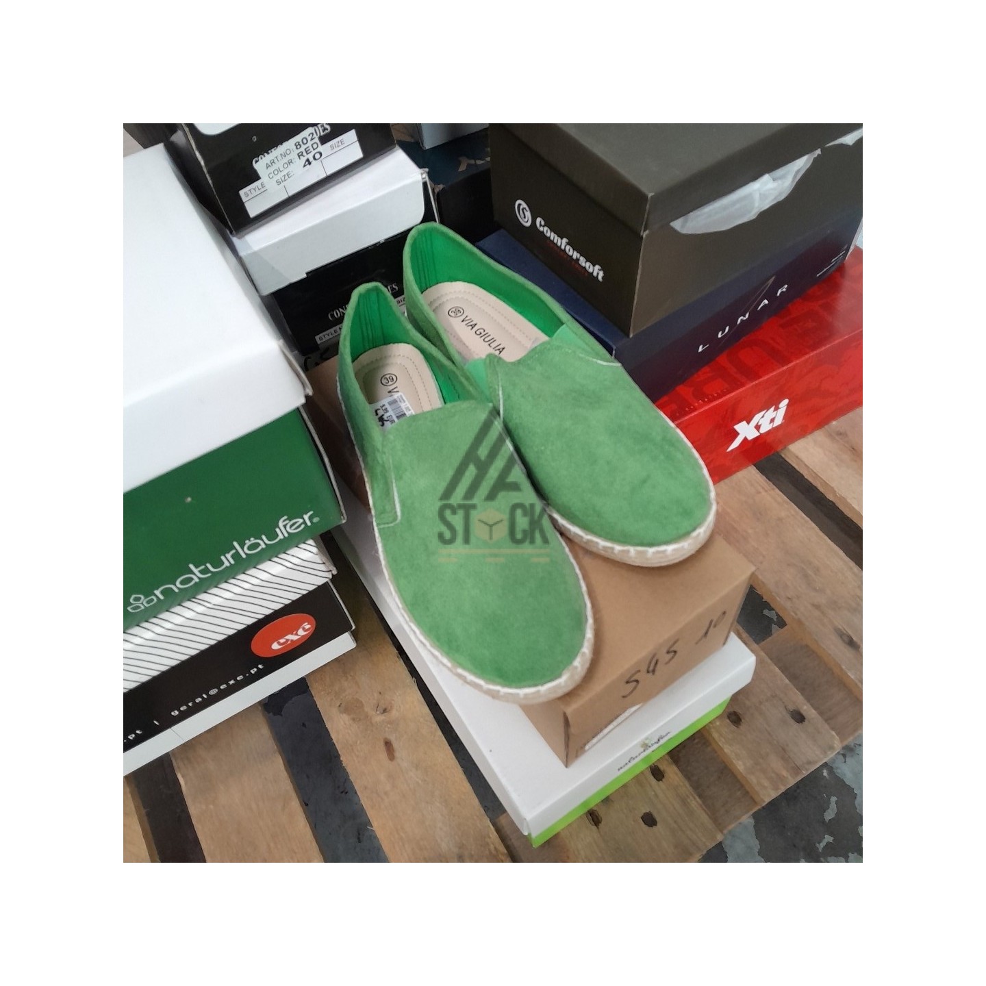 CHAUSSURE en boite  - 20 paires