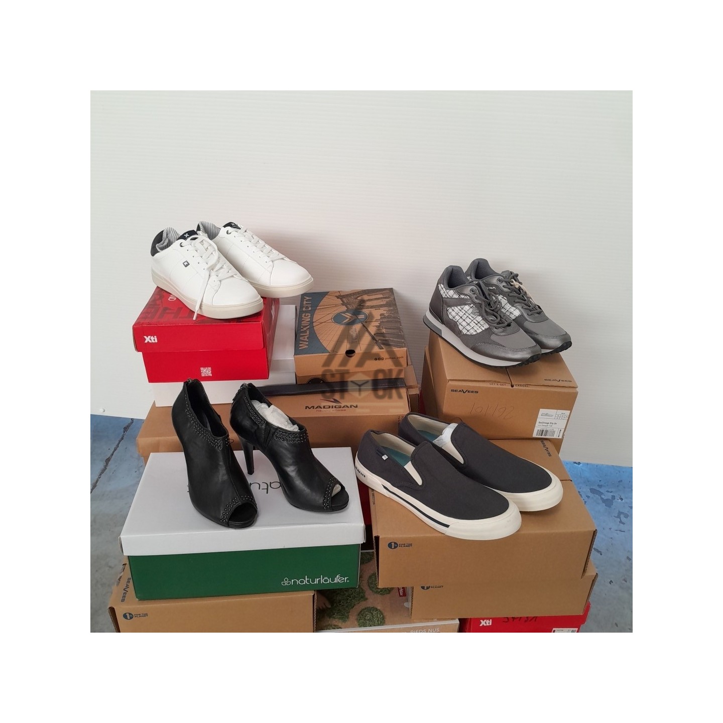 CHAUSSURE en boite  - 20 paires