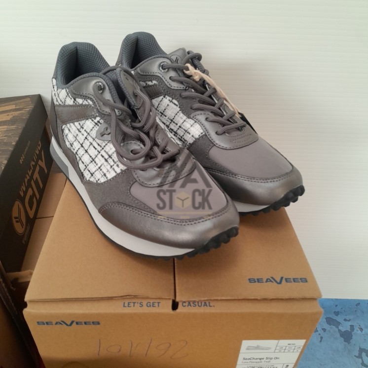 CHAUSSURE en boite  - 20 paires