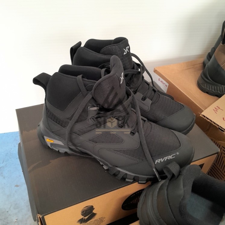 CHAUSSURE RANDONNEE enfant  - 11 paires