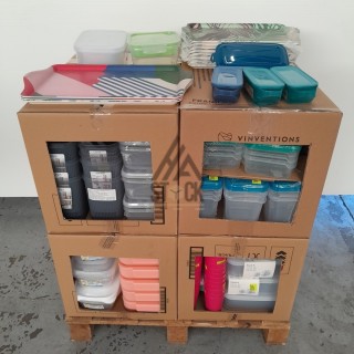 VAISSELLE PLASTIQUE - 200 pièces