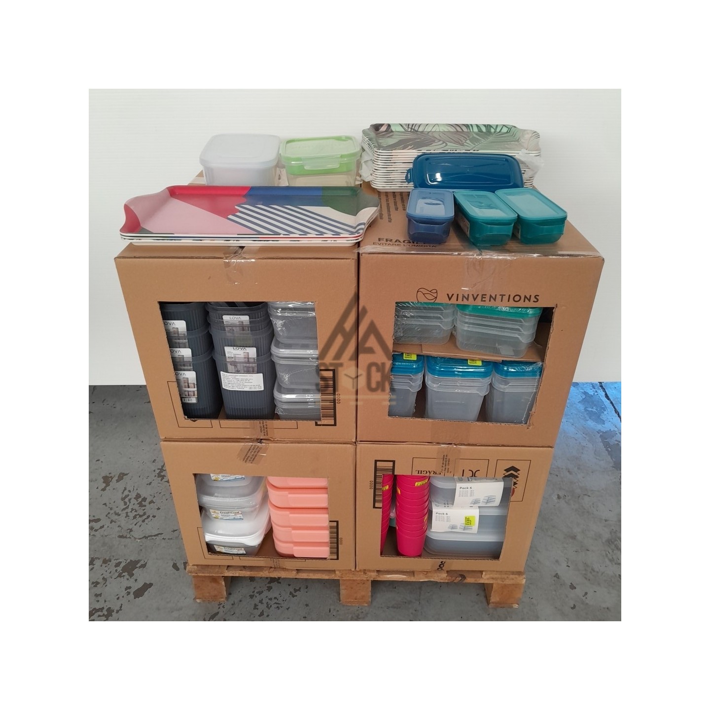 VAISSELLE PLASTIQUE - 200 pièces