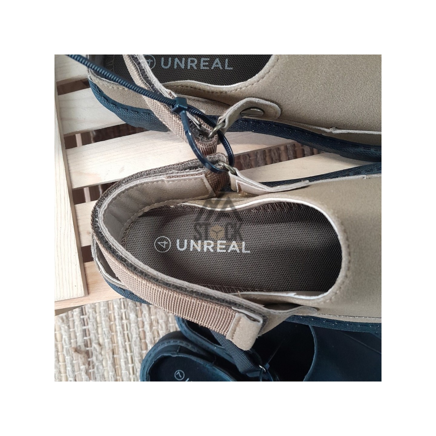 Sandale homme - UNREAL - 24 pièces