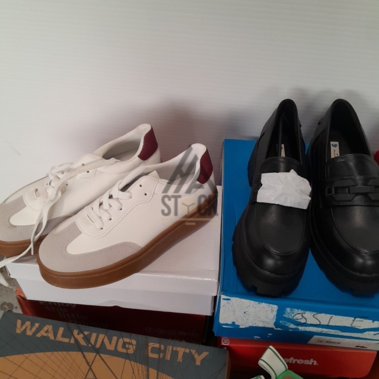 CHAUSSURE en boite  - 20 paires