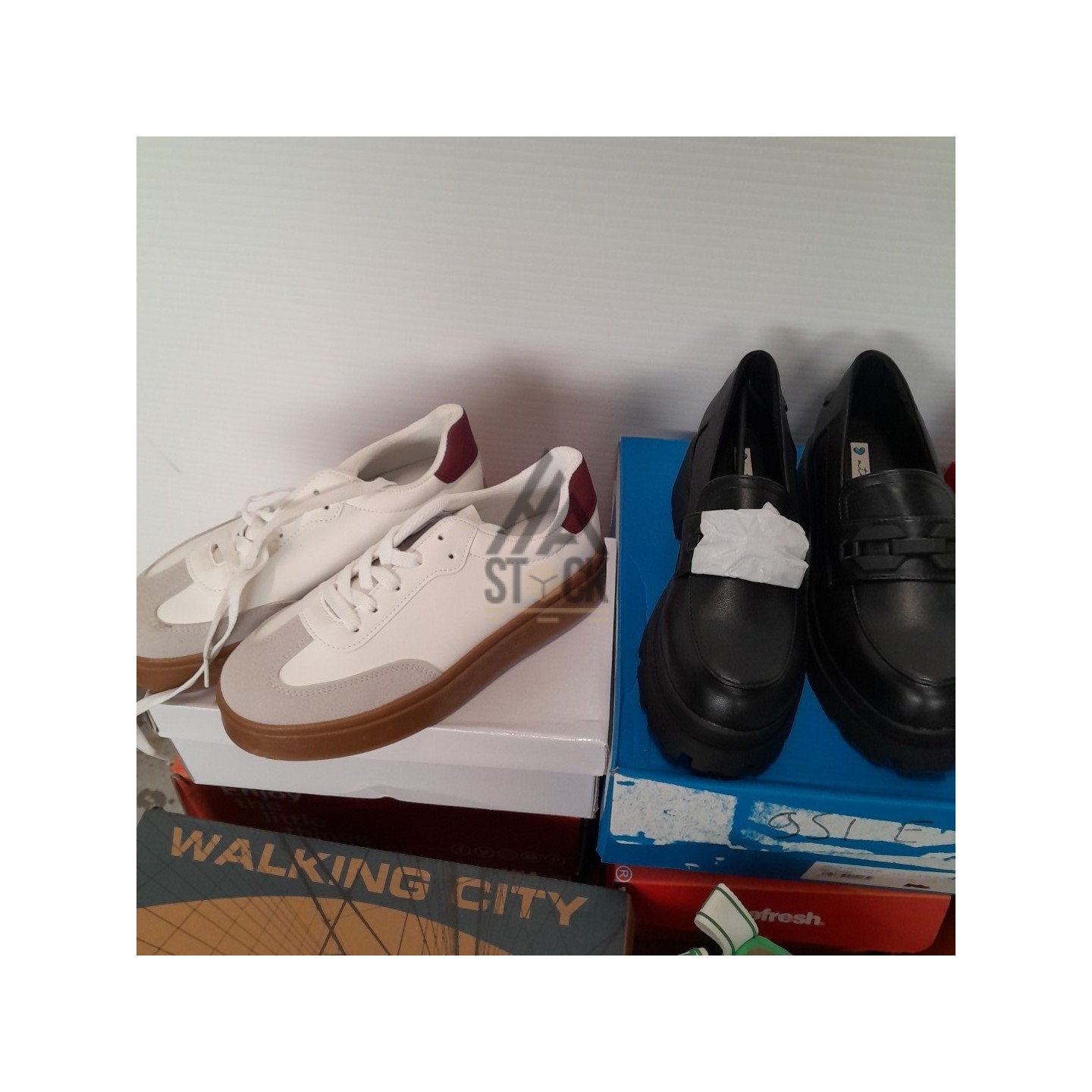 CHAUSSURE en boite  - 20 paires