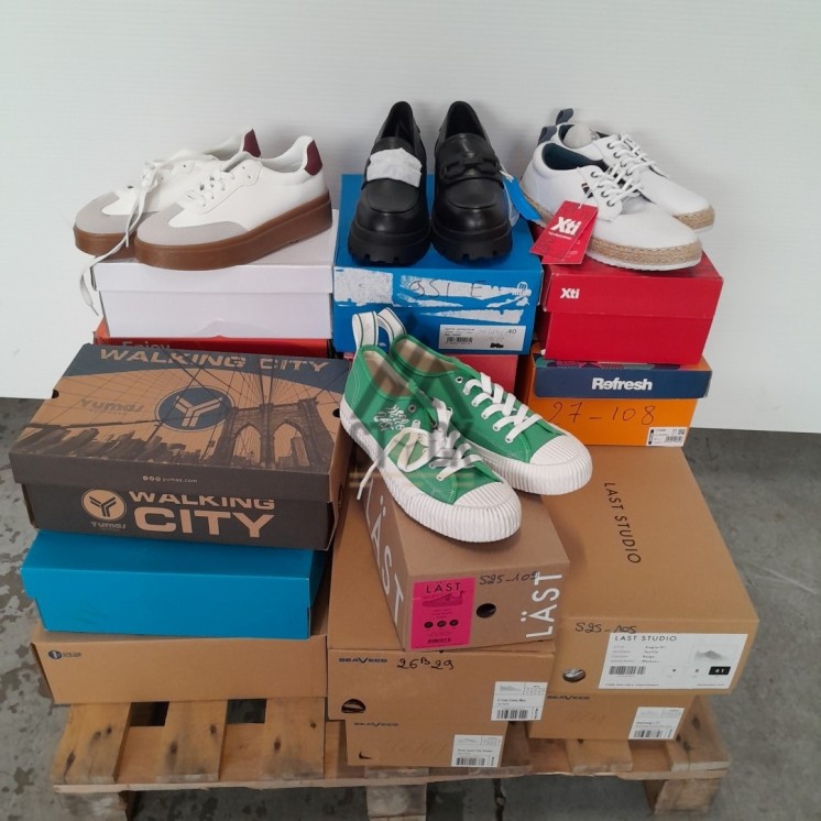 CHAUSSURE en boite  - 20 paires