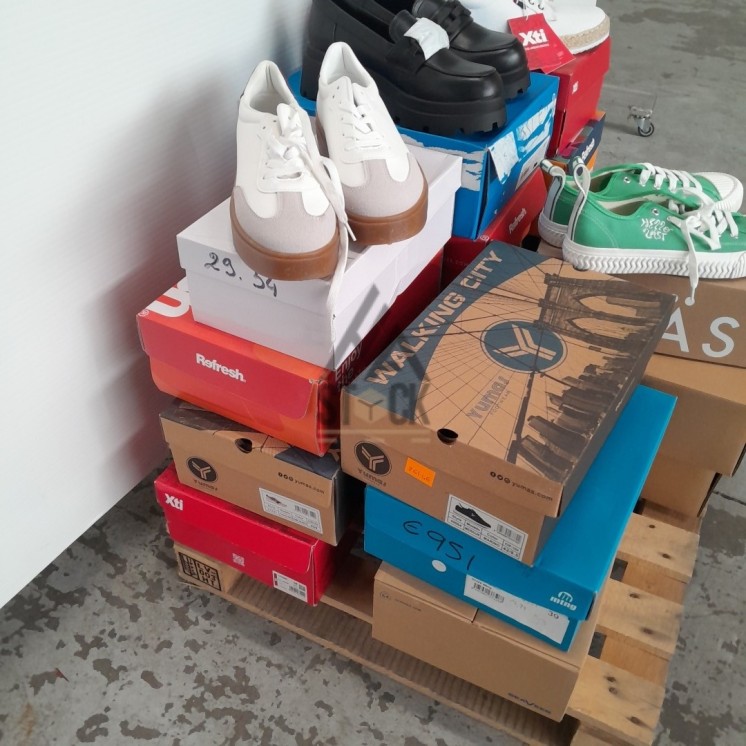 CHAUSSURE en boite  - 20 paires