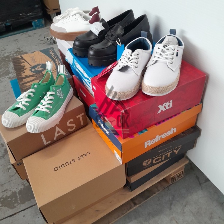 CHAUSSURE en boite  - 20 paires