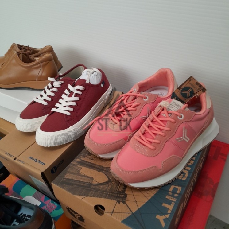 CHAUSSURE en boite  - 20 paires