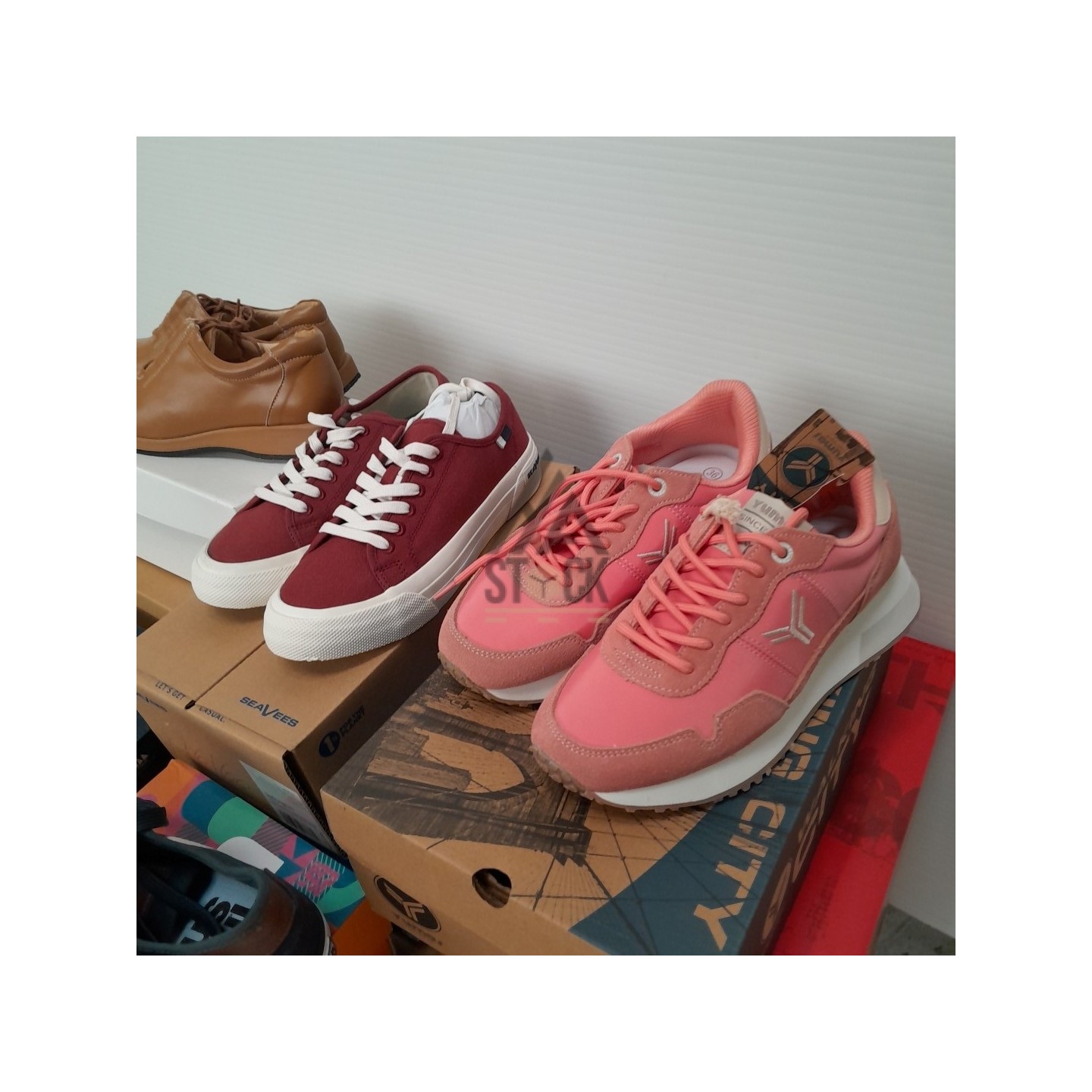 CHAUSSURE en boite  - 20 paires