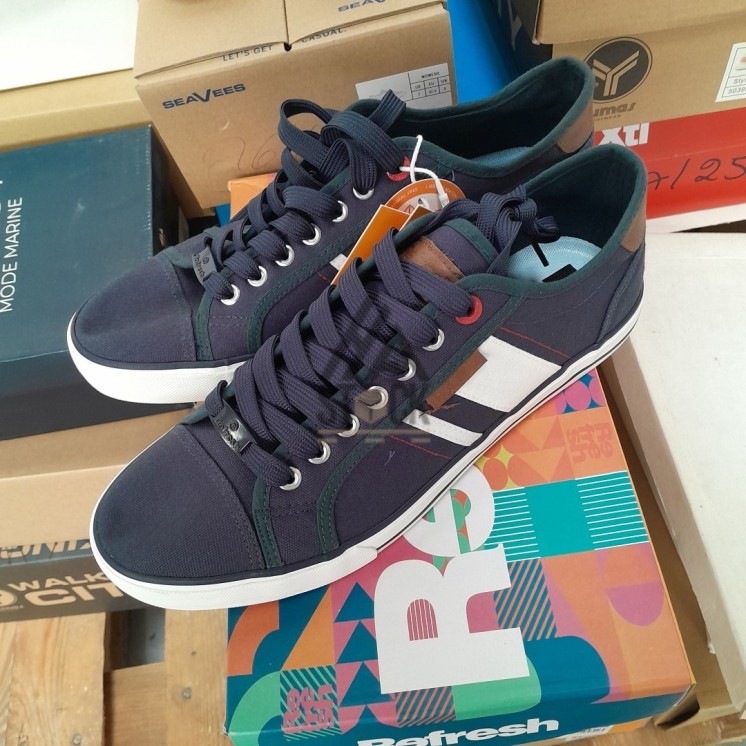 CHAUSSURE en boite  - 20 paires