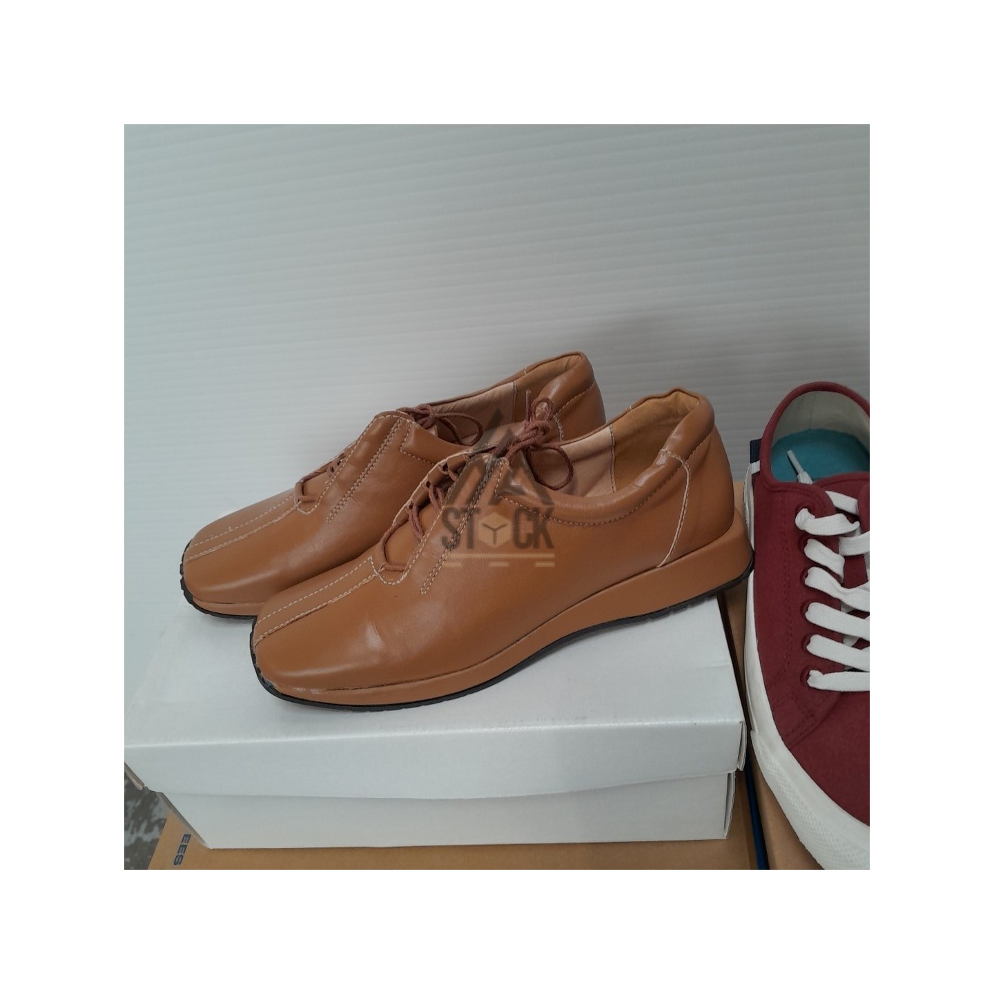 CHAUSSURE en boite  - 20 paires