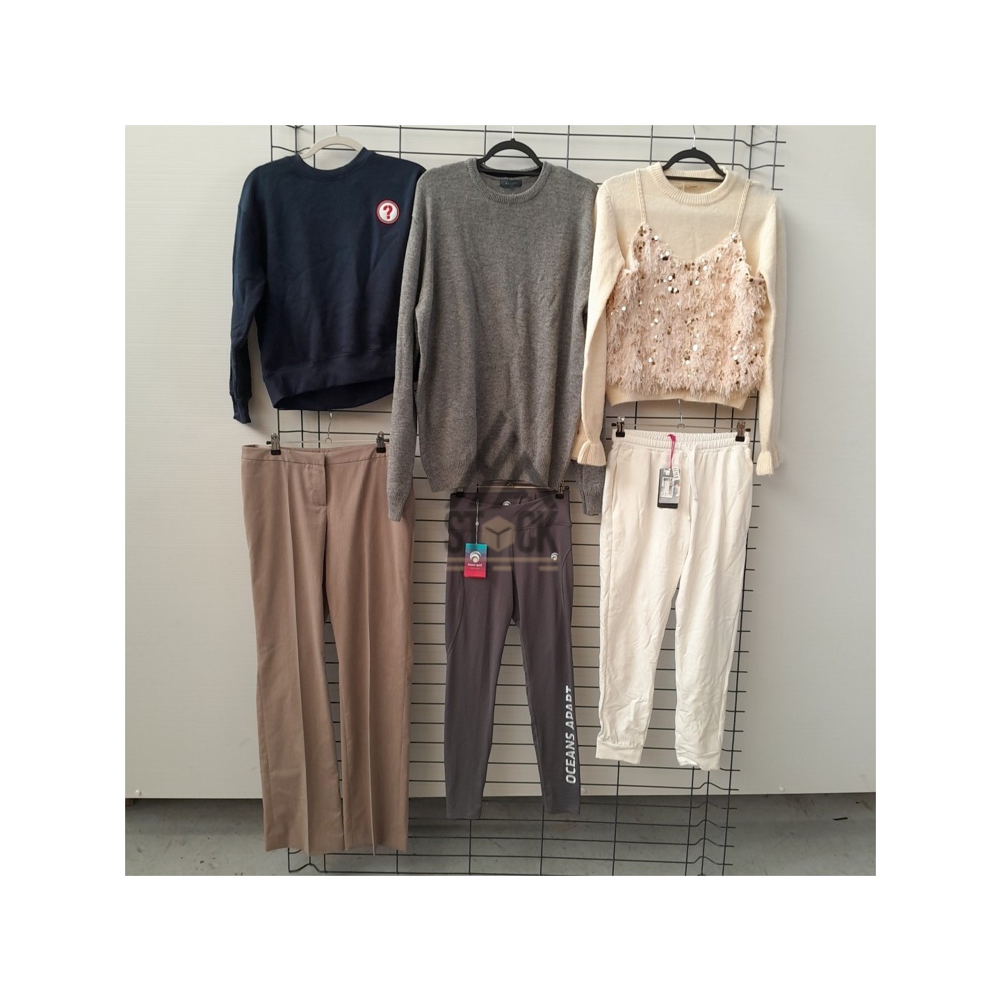 TEXTILE MARQUE  - 150 pièces