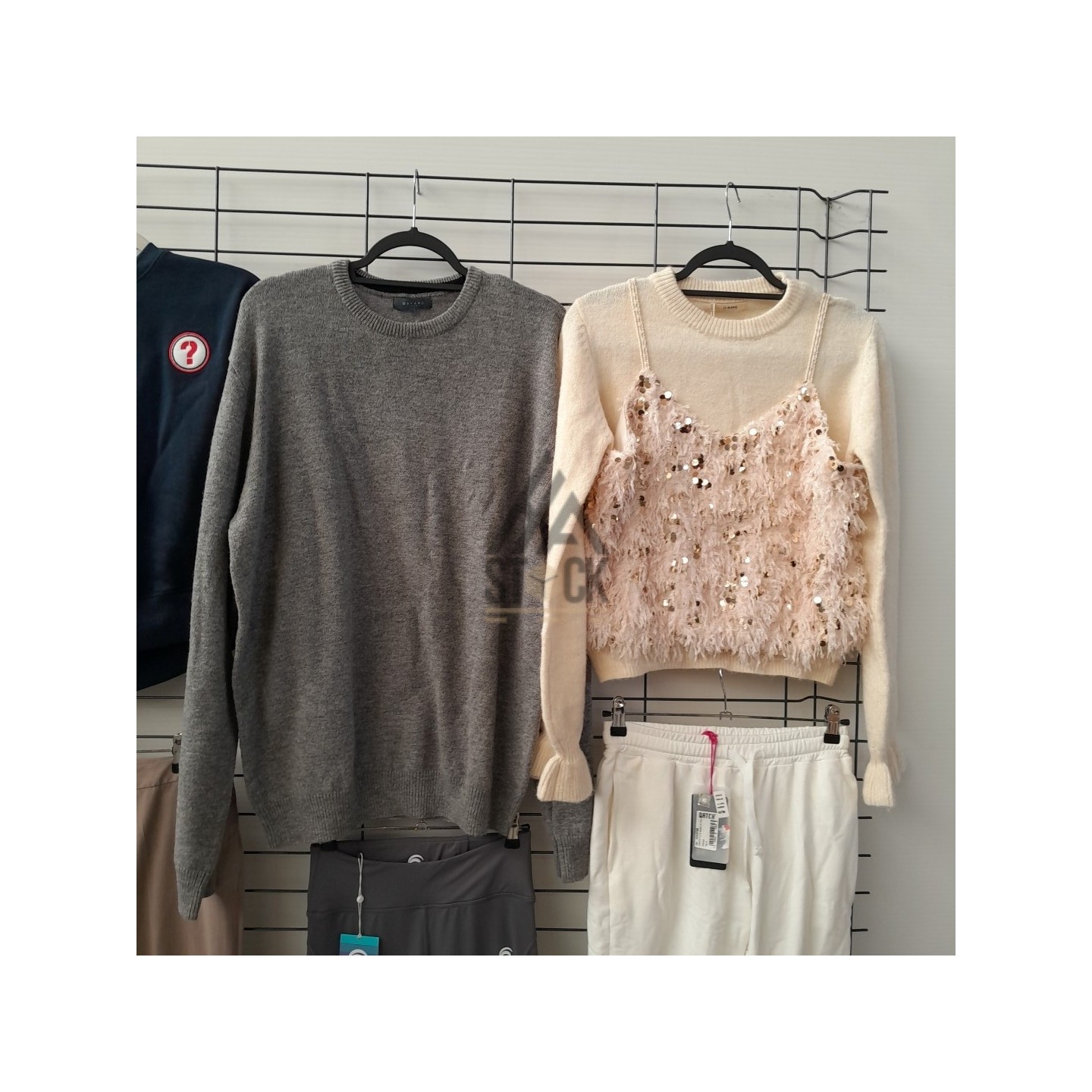 TEXTILE MARQUE  - 150 pièces