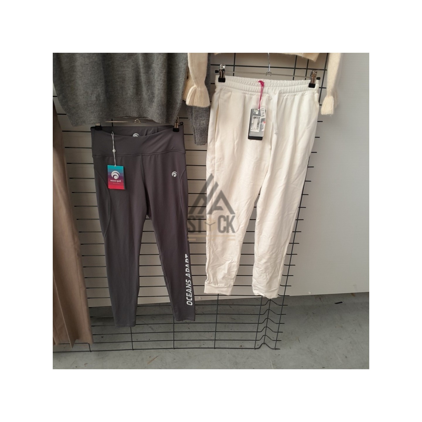 TEXTILE MARQUE  - 150 pièces