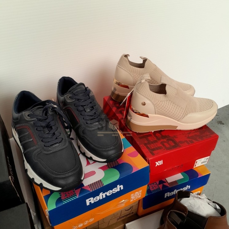 CHAUSSURE en boite  - 20 paires