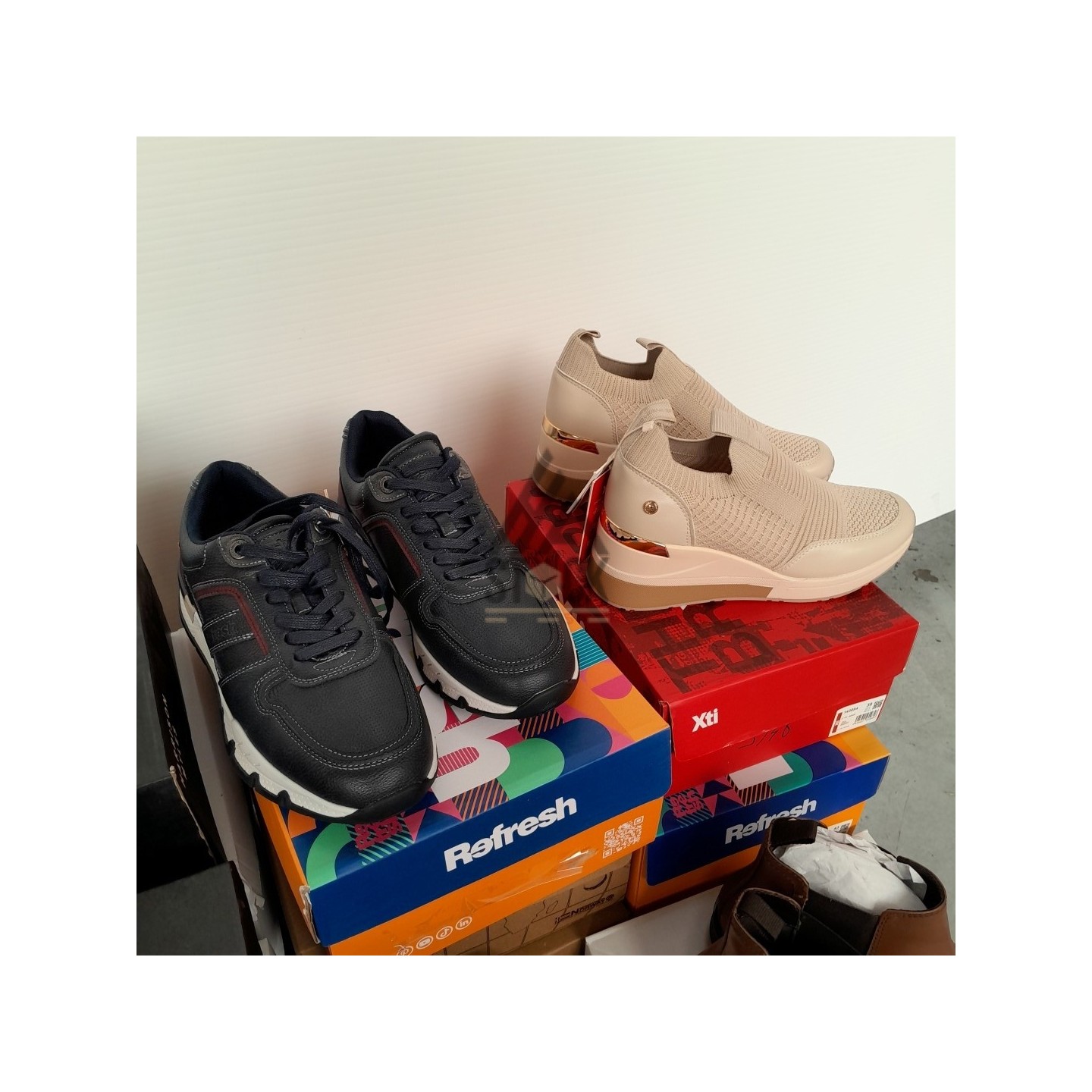 CHAUSSURE en boite  - 20 paires