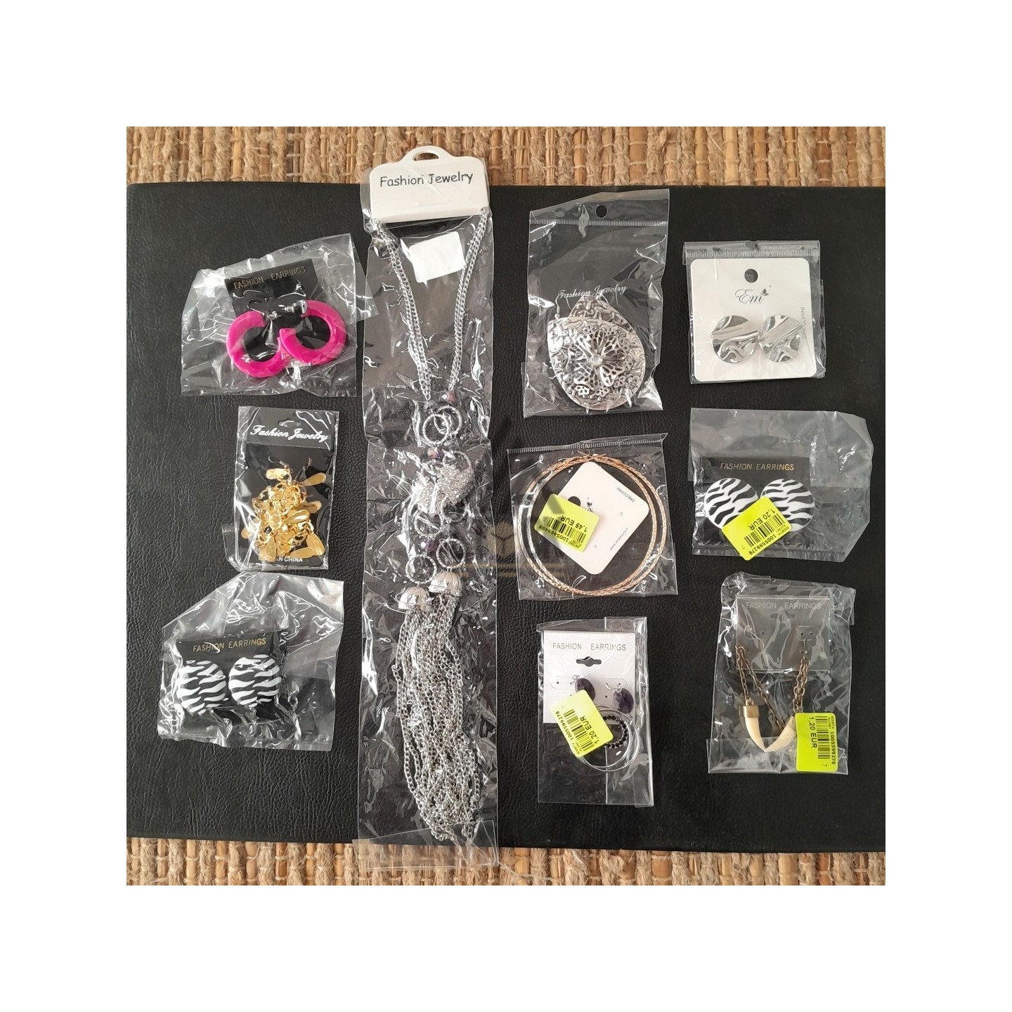 BIJOUX - 300 pièces