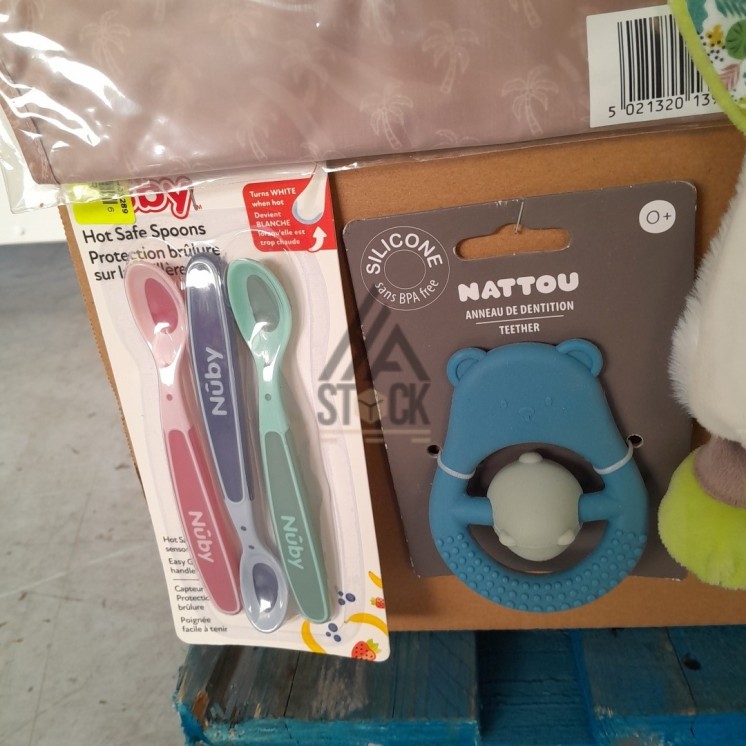 PUÉRICULTURE - 160 pièces