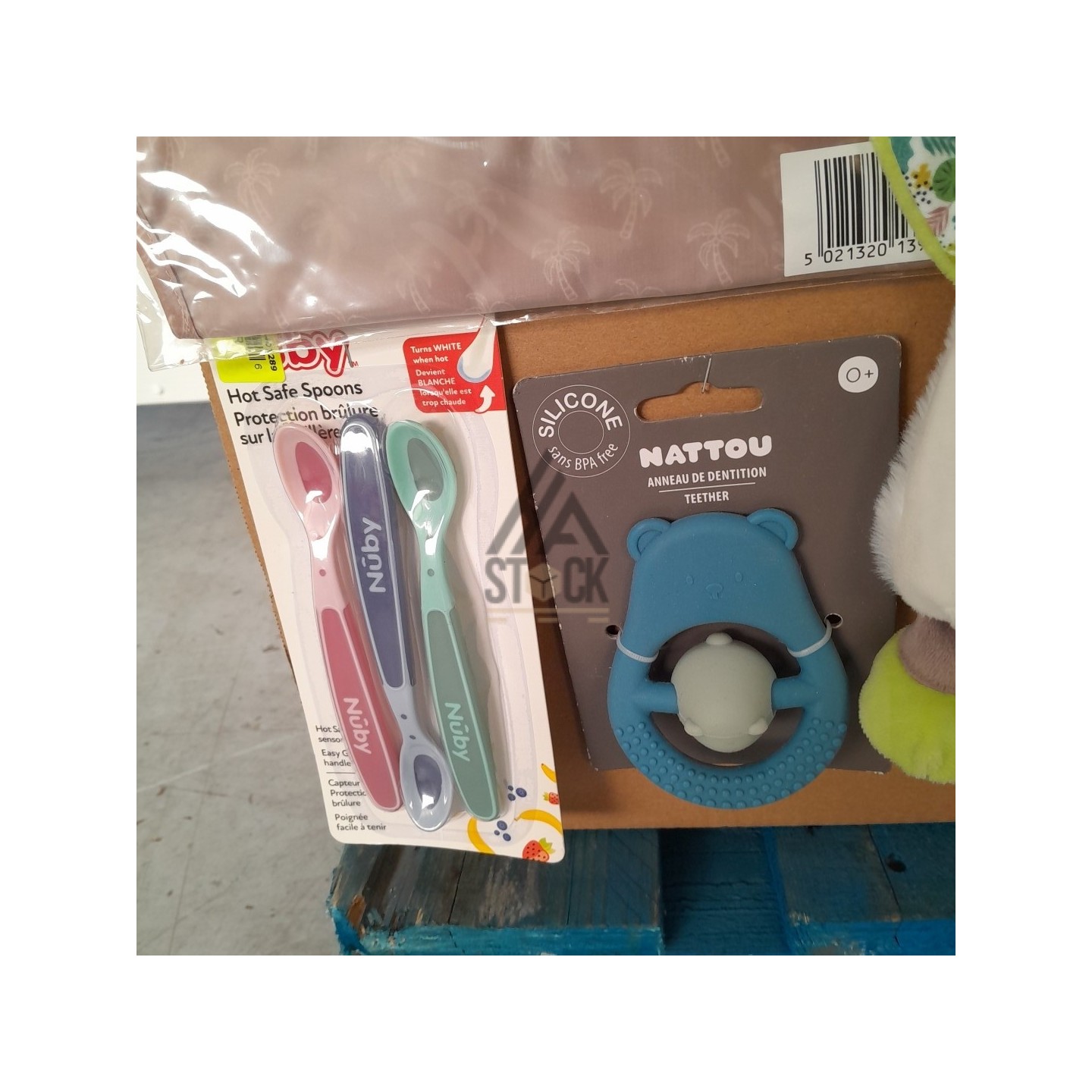 PUÉRICULTURE - 160 pièces