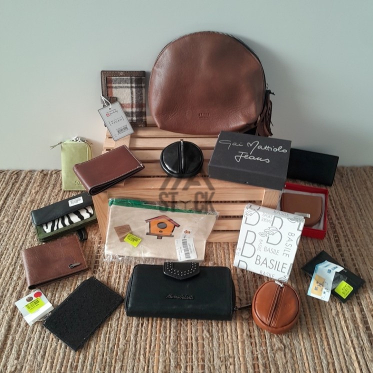 Portefeuilles, porte-monnaie, sacoche - 150 pièces