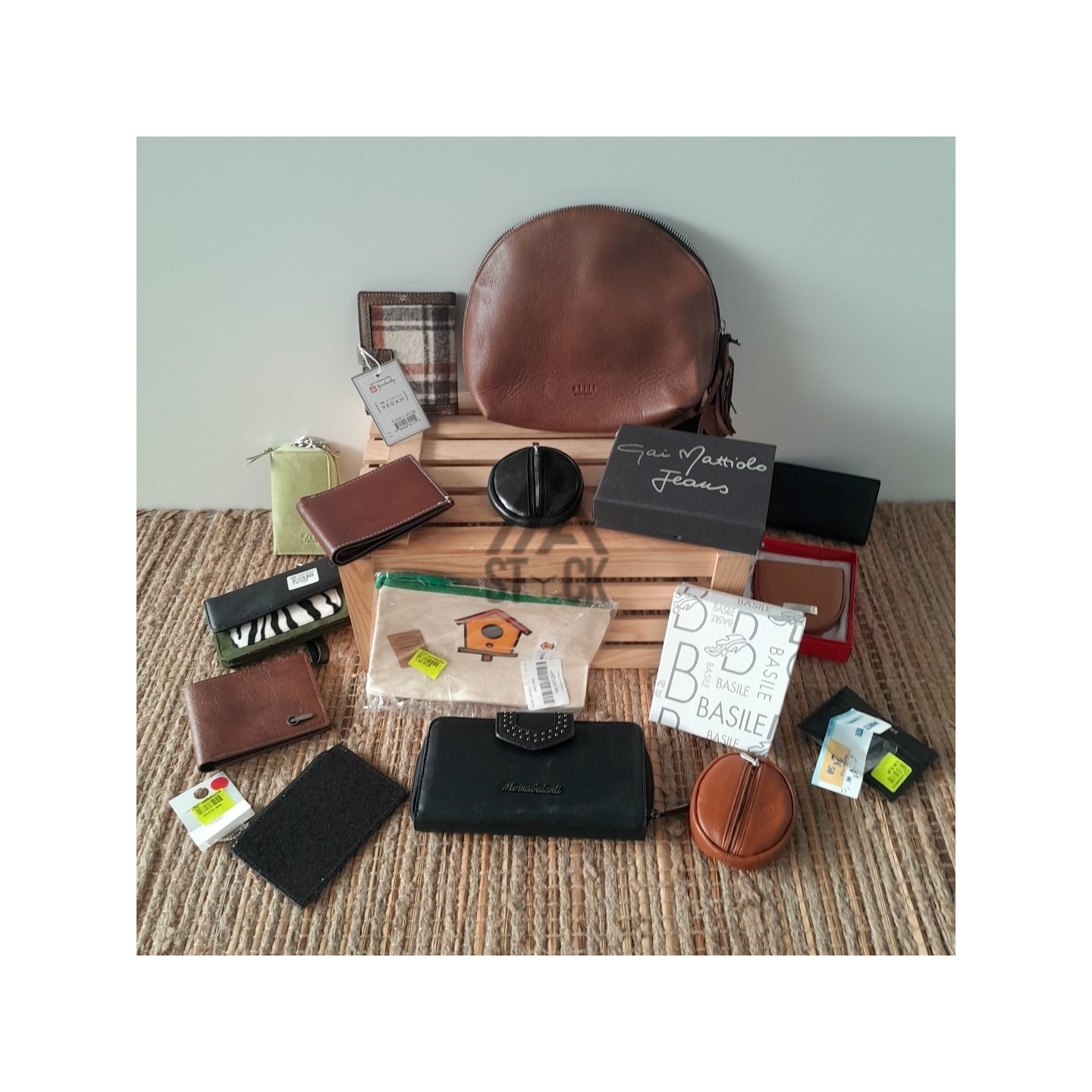 Portefeuilles, porte-monnaie, sacoche - 150 pièces