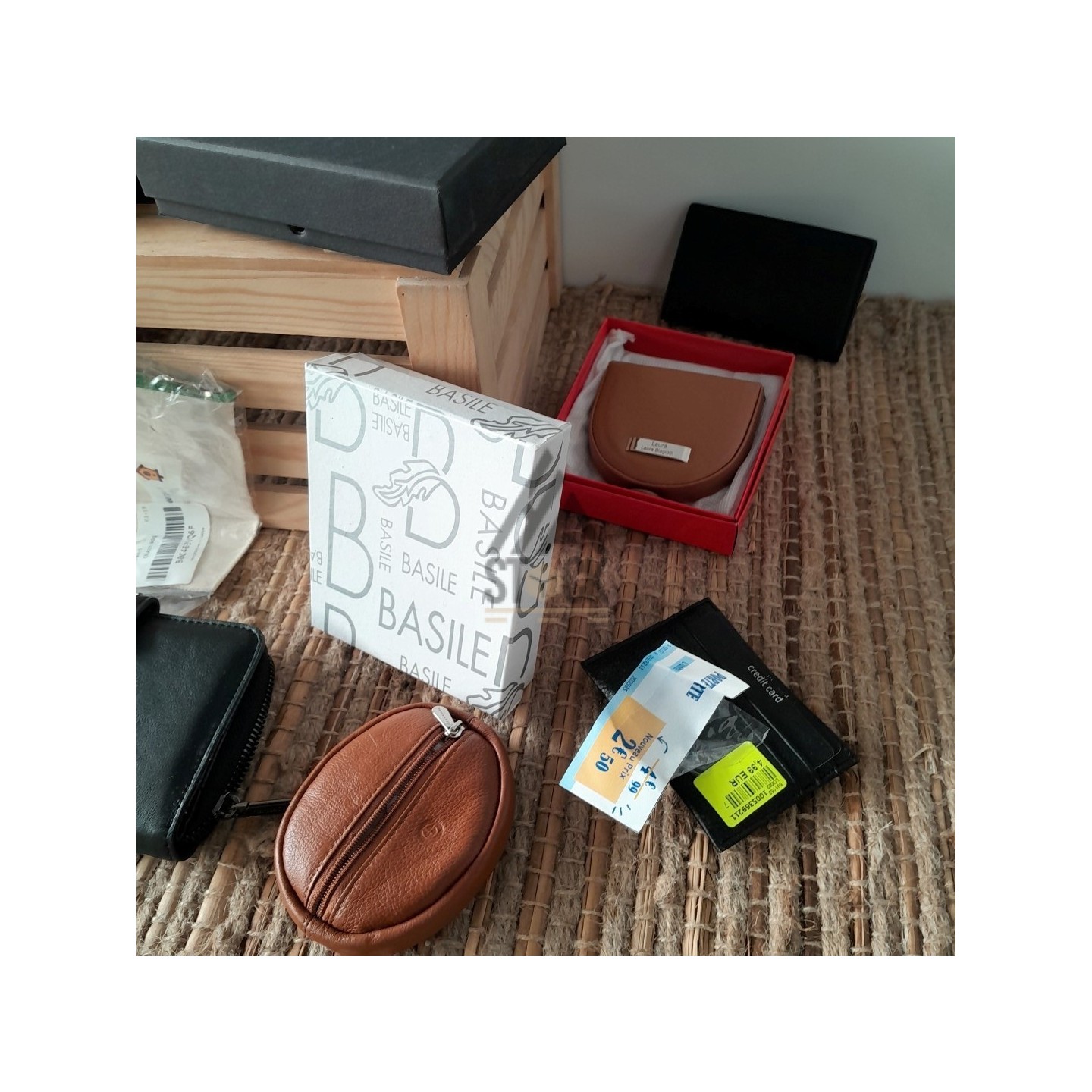 Portefeuilles, porte-monnaie, sacoche - 150 pièces