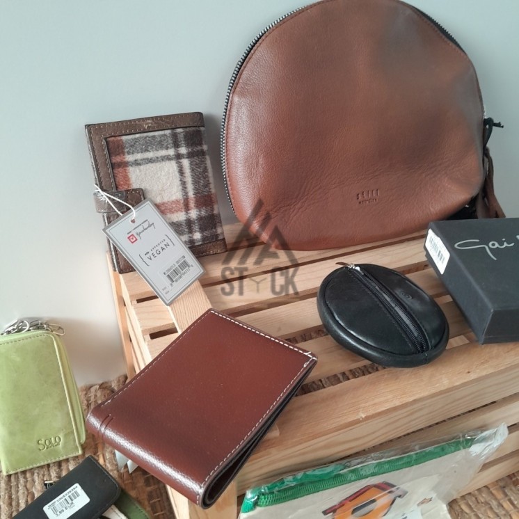 Portefeuilles, porte-monnaie, sacoche - 150 pièces