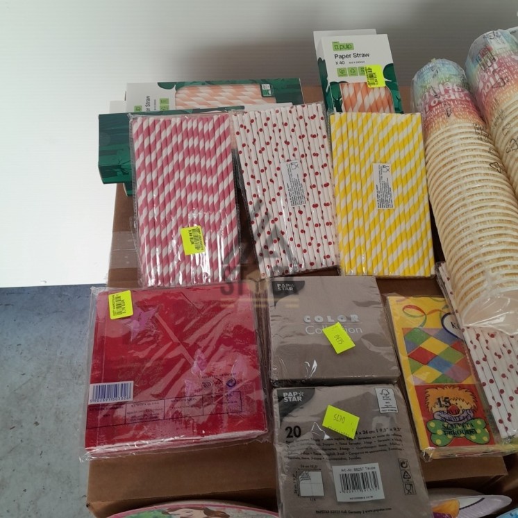 VAISSELLE JETABLE - 320 pièces