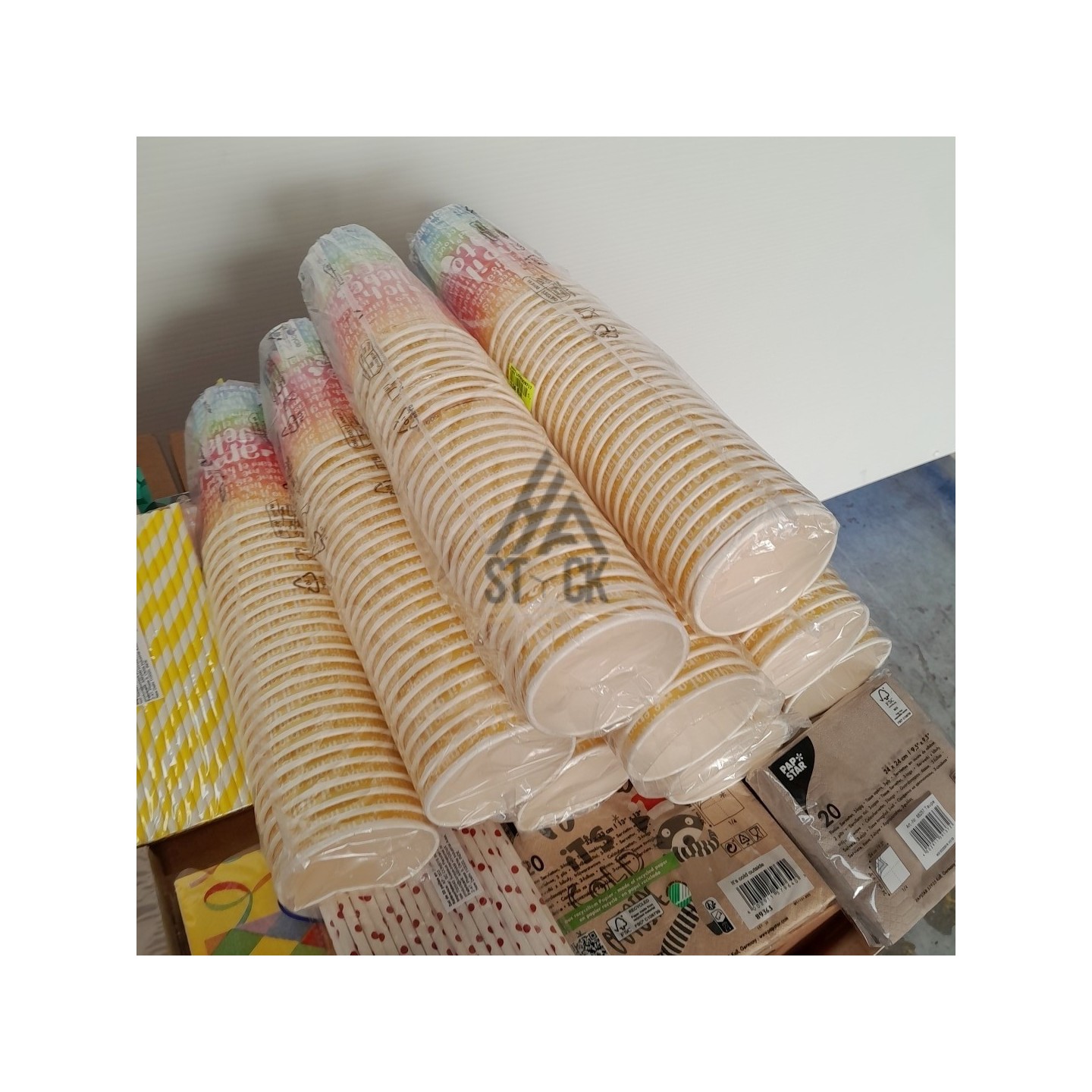 VAISSELLE JETABLE - 320 pièces