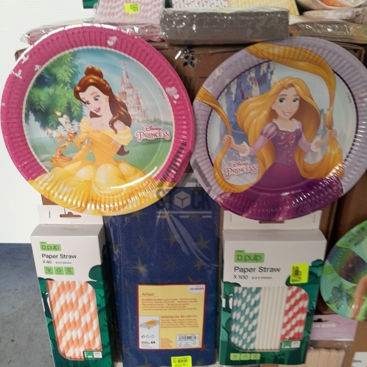 VAISSELLE JETABLE - 320 pièces