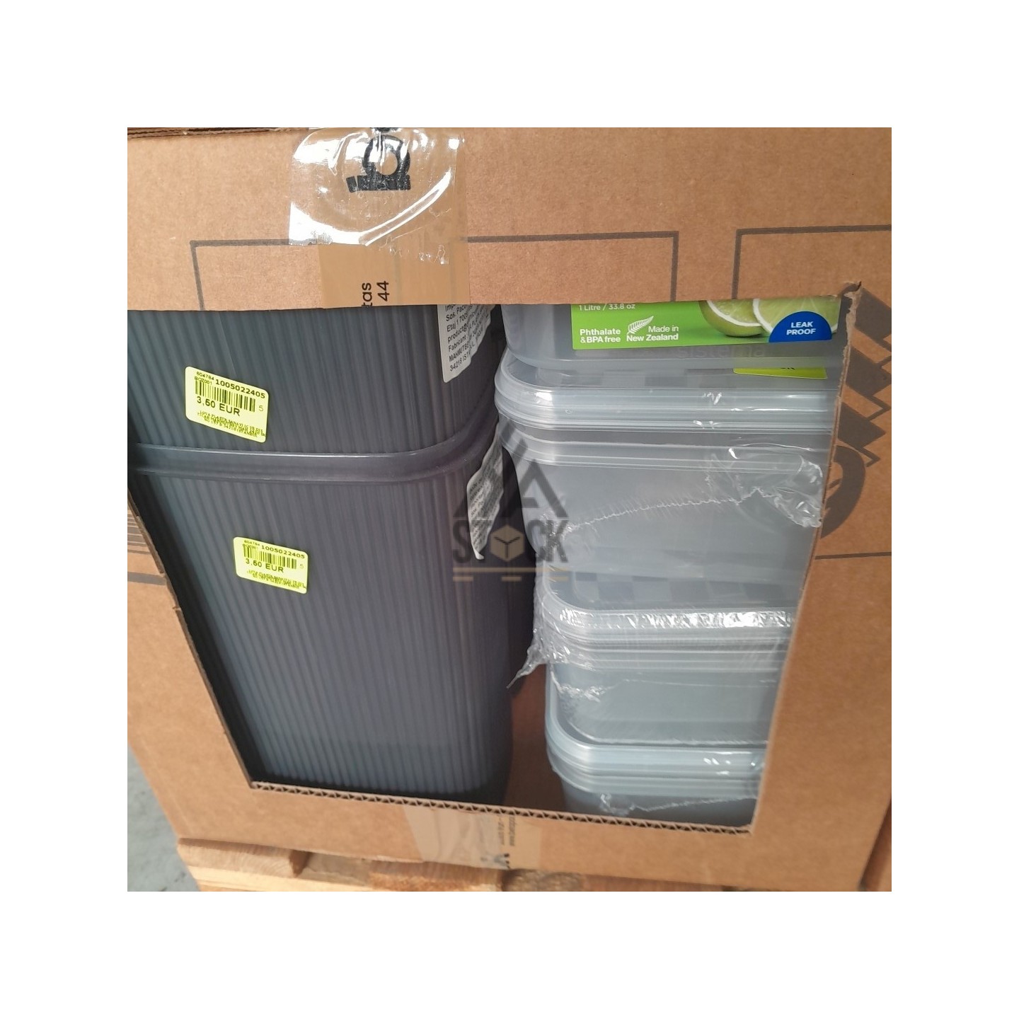 VAISSELLE PLASTIQUE - 220 pièces