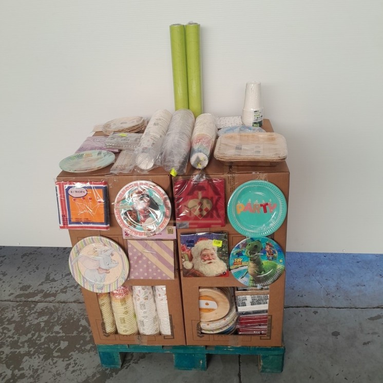 VAISSELLE JETABLE - 320 pièces