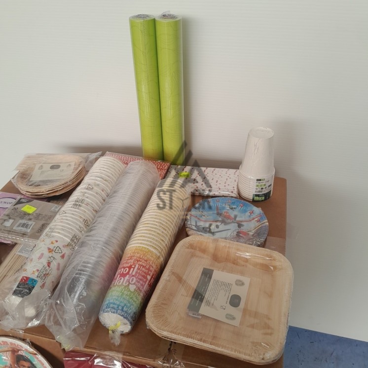 VAISSELLE JETABLE - 320 pièces