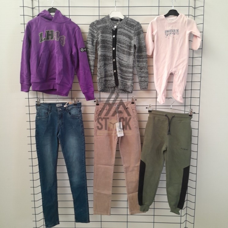 TEXTILE ENFANT de marque - 150 pièces