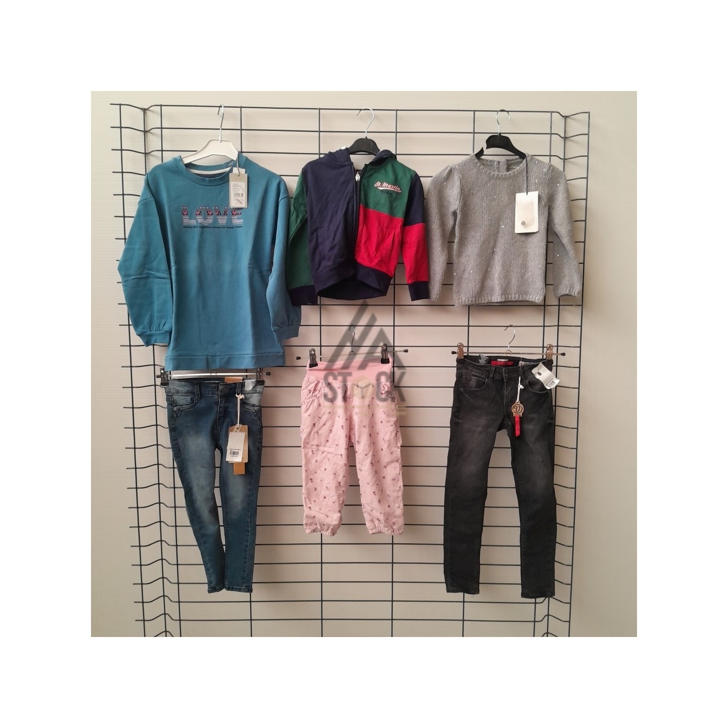 TEXTILE ENFANT de marque - 150 pièces