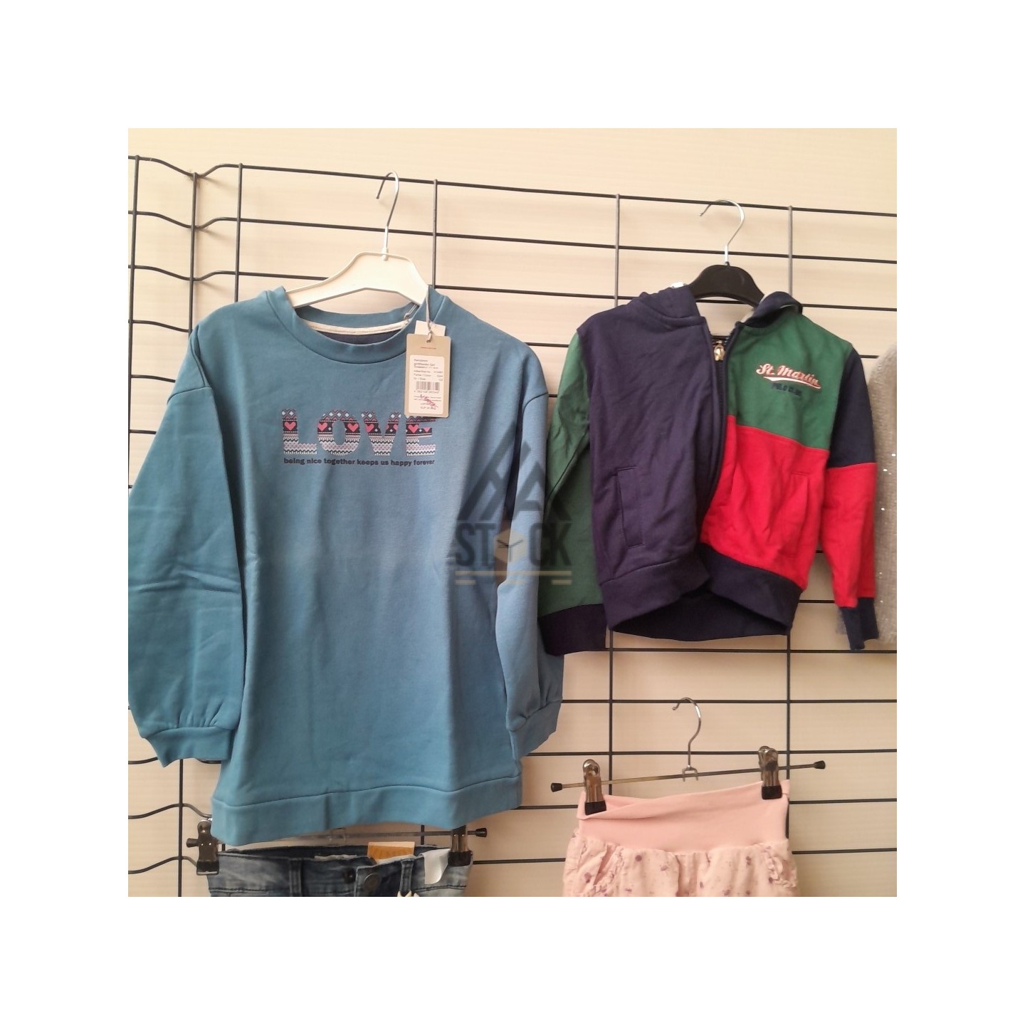 TEXTILE ENFANT de marque - 150 pièces