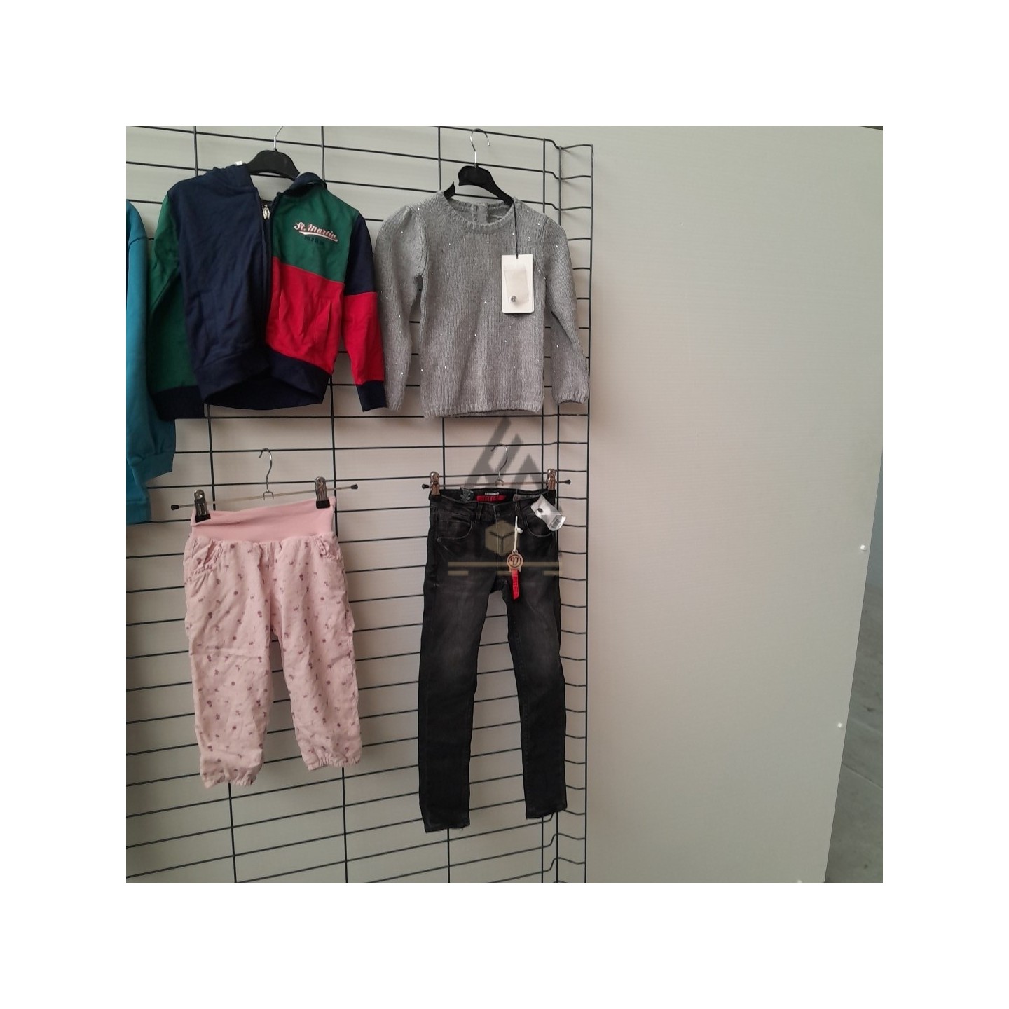 TEXTILE ENFANT de marque - 150 pièces