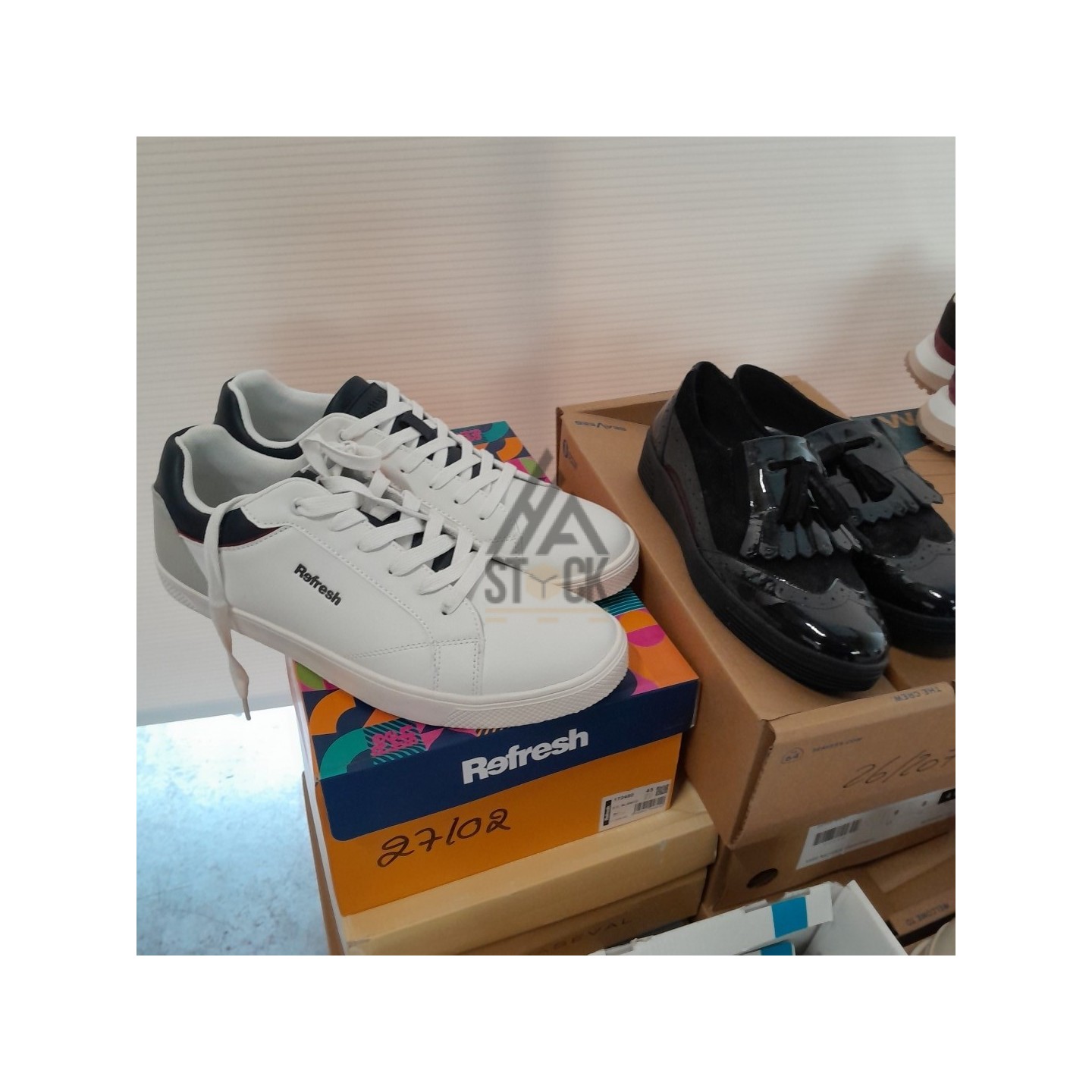 CHAUSSURE en boite  - 20 paires