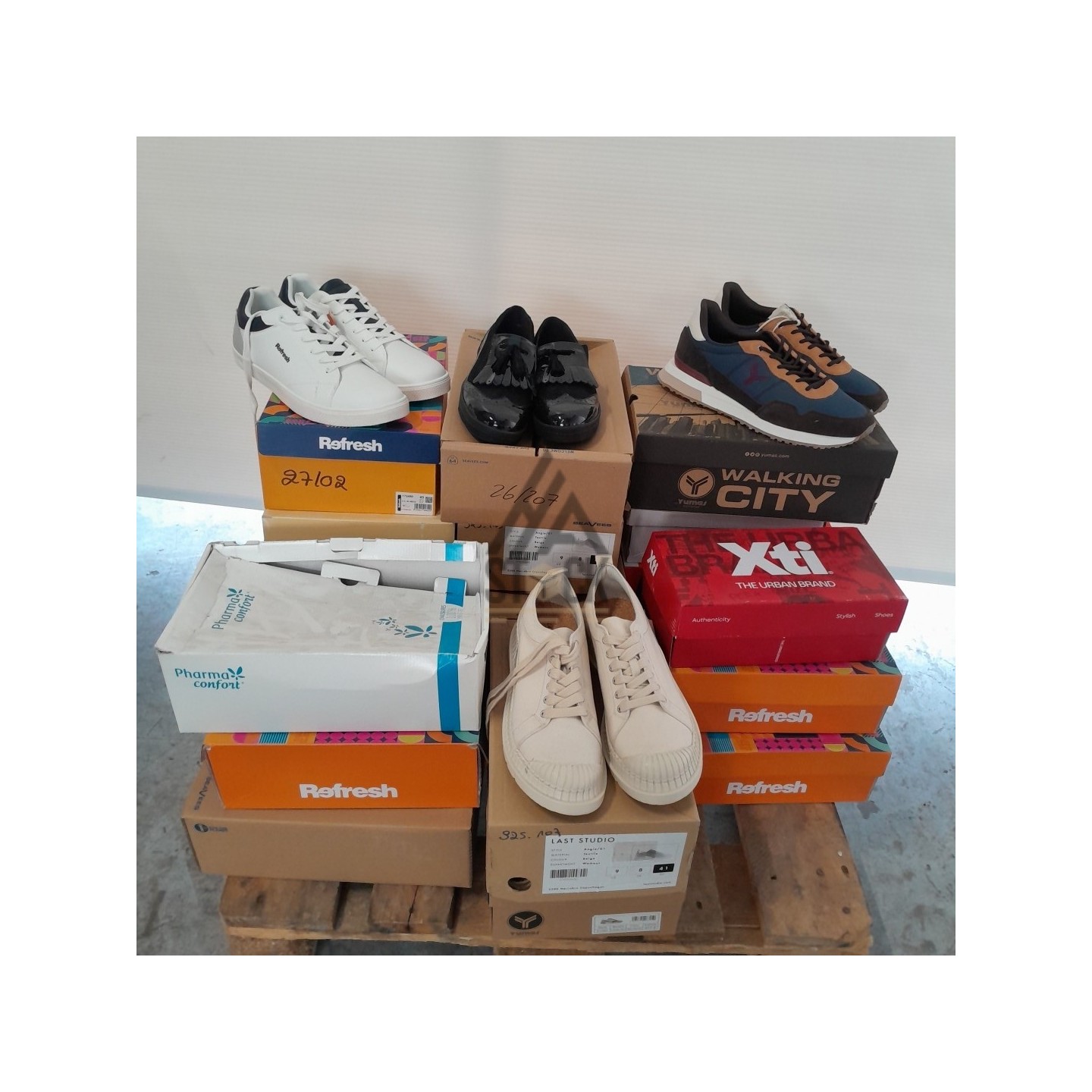 CHAUSSURE en boite  - 20 paires