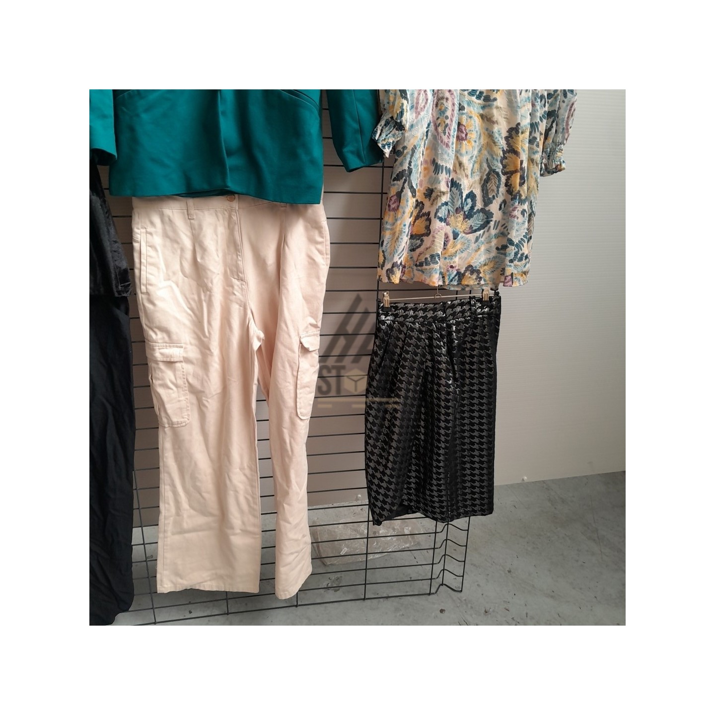 TEXTILE - NAF NAF -  50 pièces