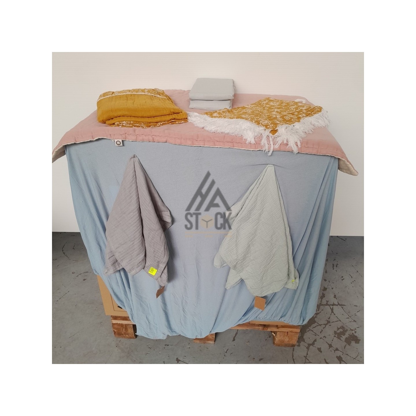 LINGE DE MAISON VRAC - 180 pièces