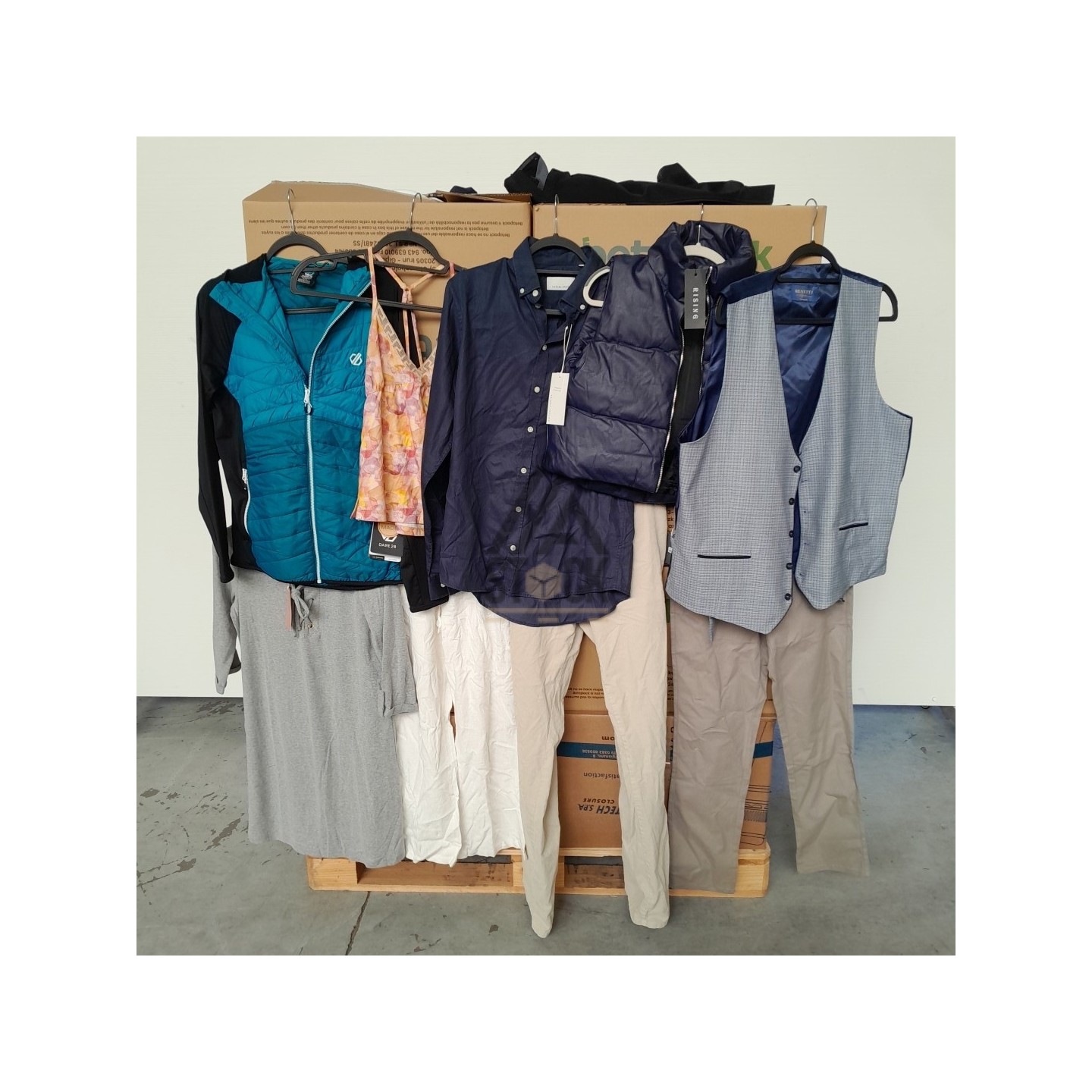 TEXTILE MARQUE  - 700 pièces